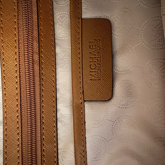 Michael Kors tote - Picture 4 of 6